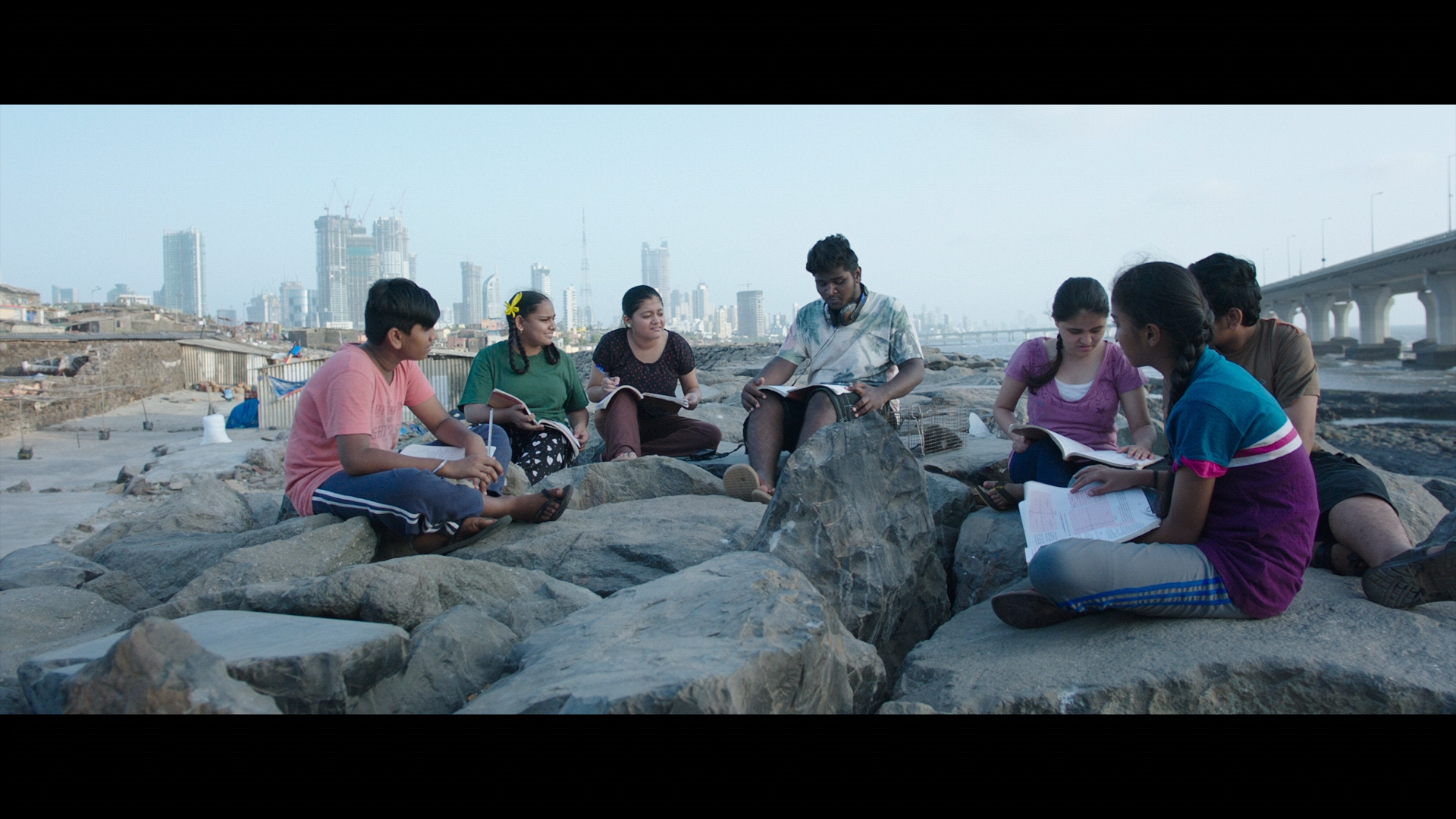 Hichki (2018) 1080p BluRay Remux AVC Atmos 7.1-FraMeSToR Hichki (2018) 1080p BluRay Remux AVC Atmos 7.1-FraMeSToR